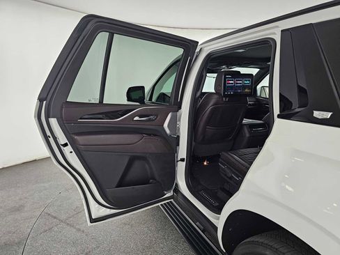 Used 2024 Cadillac Escalade V AWD/4WD image 18