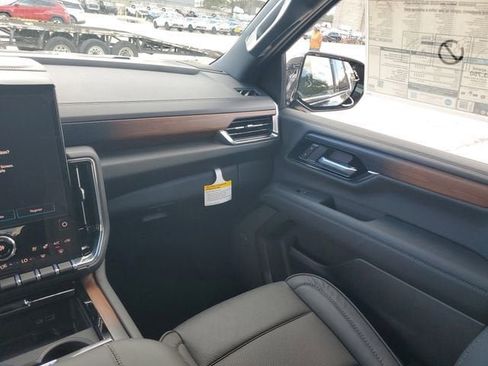 New 2026 GMC Yukon Denali w/ Denali Reserve Package image 15