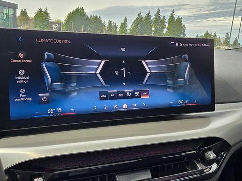 Used 2025 BMW 430i xDrive w/ M Sport Package image 29