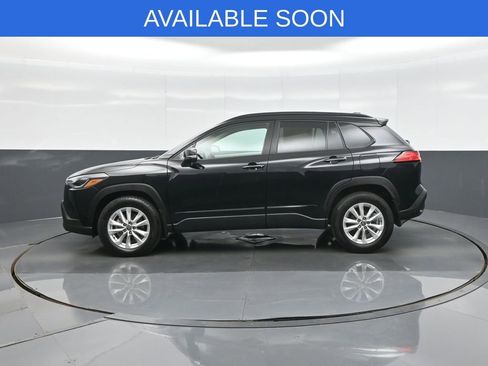 Used 2023 Toyota Corolla Cross LE FWD image 4