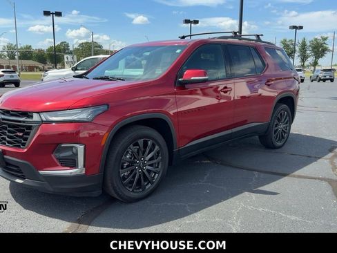 Used 2023 Chevrolet Traverse RS AWD/4WD image 4
