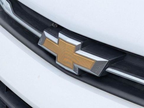 Used 2019 Chevrolet Trax LT w/ LT Convenience Package FWD image 12
