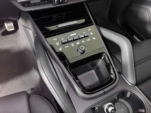 Certified 2026 Porsche Cayenne S image 31