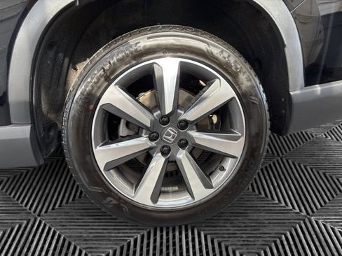 Used 2025 Honda Pilot Elite image 31