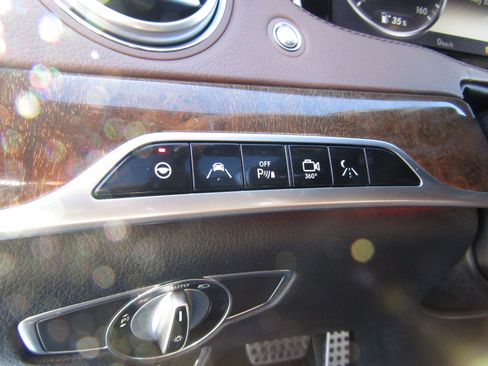 Used 2014 Mercedes-Benz S 550 Sedan w/ Sport Package w/ Sport Package image 24