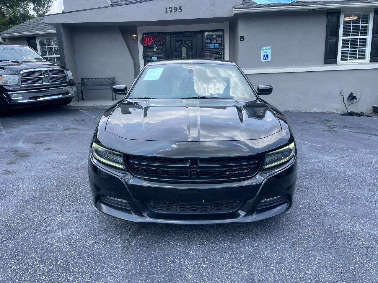 Used 2017 Dodge Charger R/T w/ Navigation & Travel Group RWD image 3