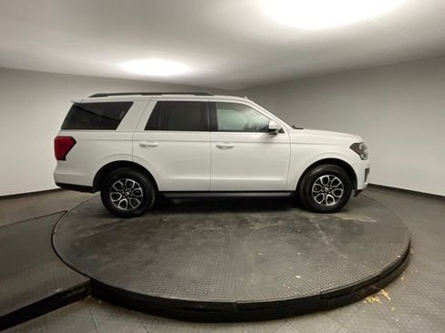 Used 2024 Ford Expedition XLT image 9
