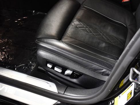 Used 2020 BMW M760i xDrive w/ Luxury Rear Seating Package AWD/4WD image 16
