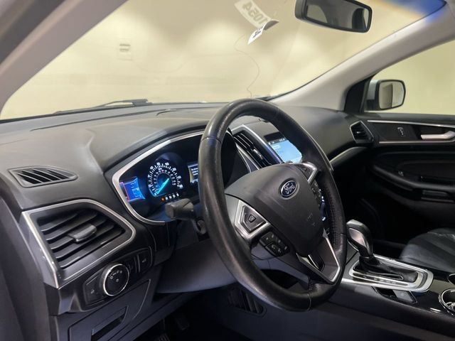 Used 2016 Ford Edge Titanium w/ Equipment Group 301A FWD image 9