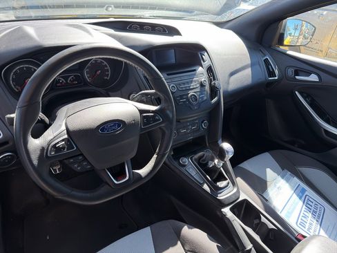 Used 2017 Ford Focus ST image 7