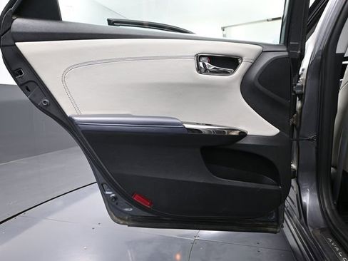 Used 2013 Toyota Avalon XLE Premium image 35