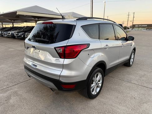 Used 2019 Ford Escape SEL image 7
