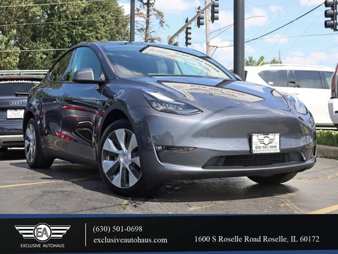 Used 2023 Tesla Model Y Long Range AWD/4WD image 1