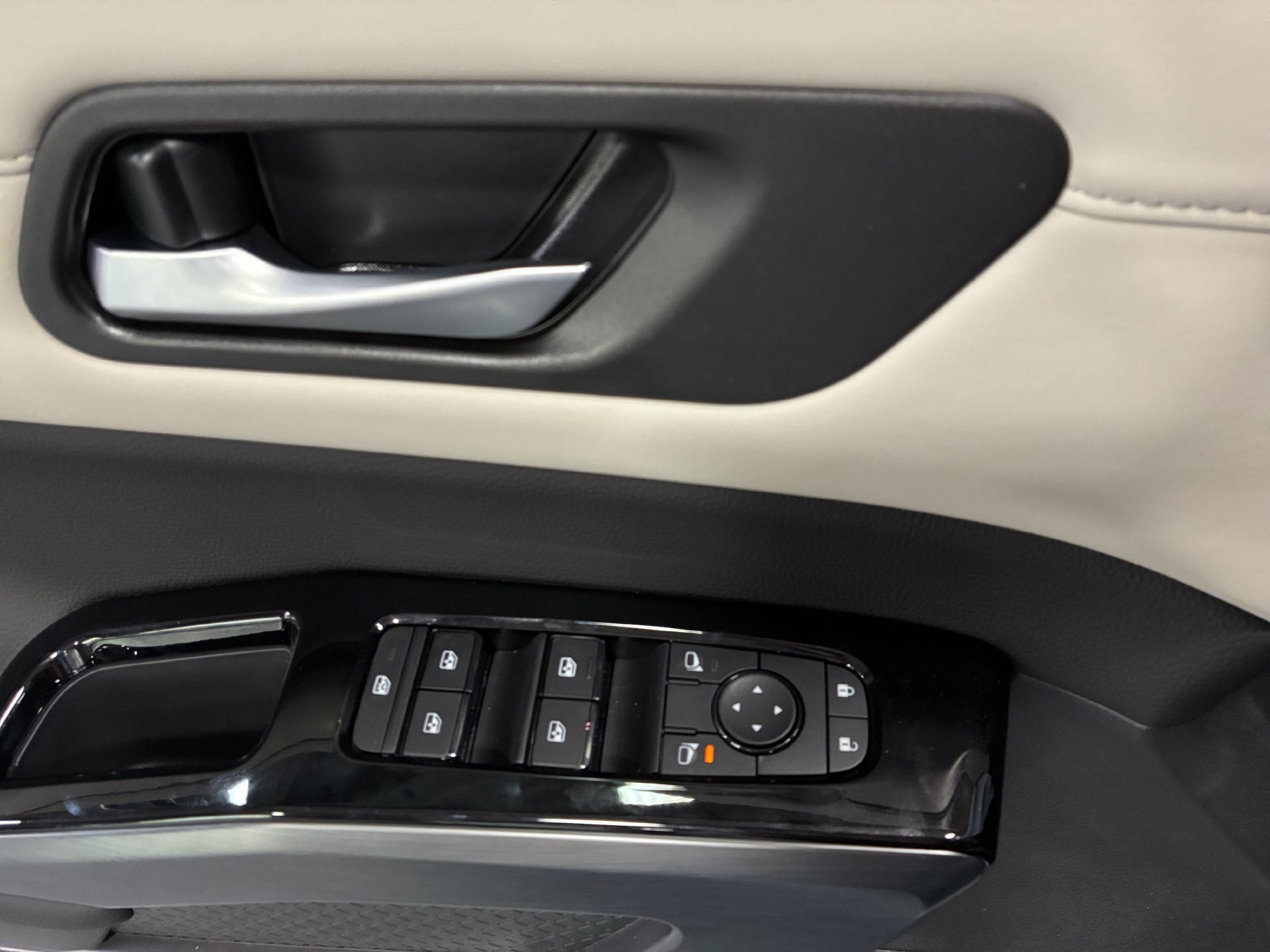 New 2026 Nissan Pathfinder SL FWD image 27