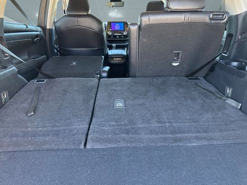 Used 2024 Toyota Highlander XLE image 33