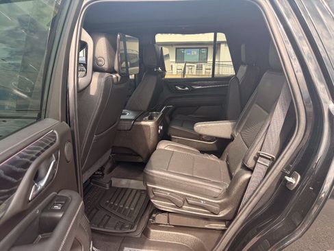 Used 2021 GMC Yukon Denali w/ Denali Ultimate Package AWD/4WD image 22