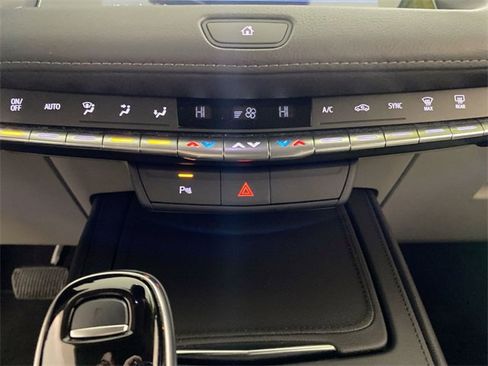 Used 2023 Cadillac XT4 Luxury image 40