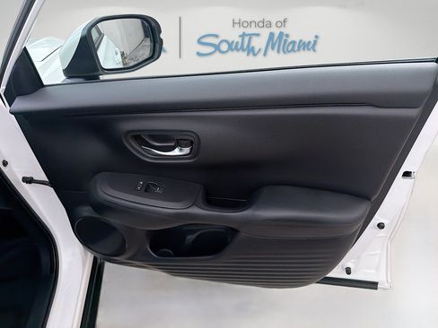 Used 2023 Honda HR-V LX image 32
