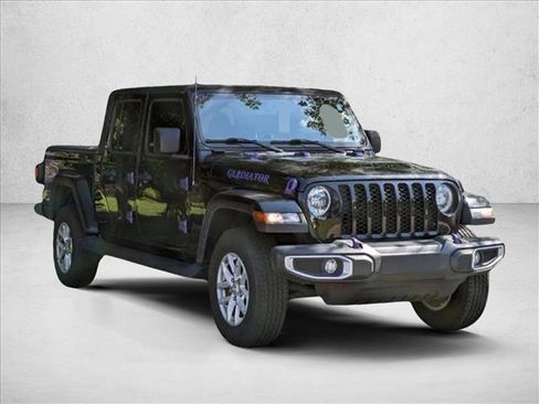 Used 2023 Jeep Gladiator Sport image 8