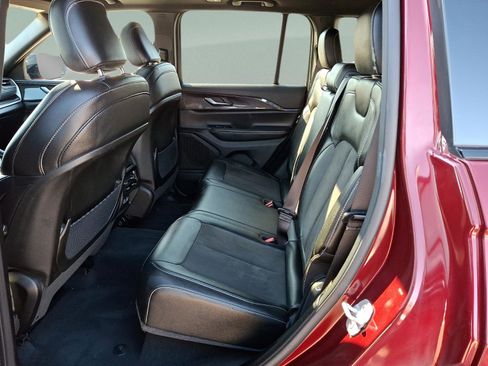 Certified 2023 Jeep Grand Cherokee Altitude image 18