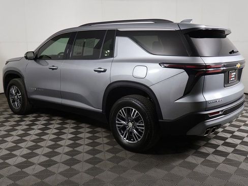 Used 2025 Chevrolet Traverse LT w/ Driver Confidence Package FWD image 14