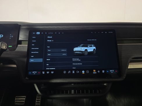 Used 2024 Rivian R1S Adventure AWD/4WD image 29