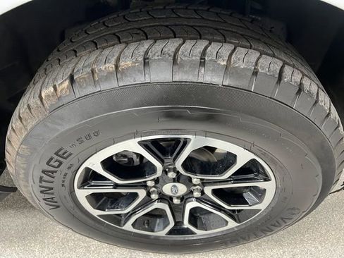 Used 2024 Ford Expedition Max XLT image 18