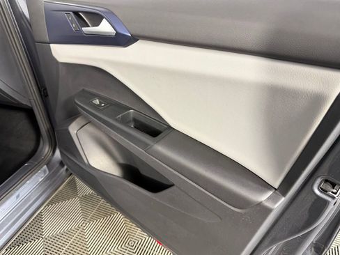 Used 2022 Volkswagen Taos SE image 32