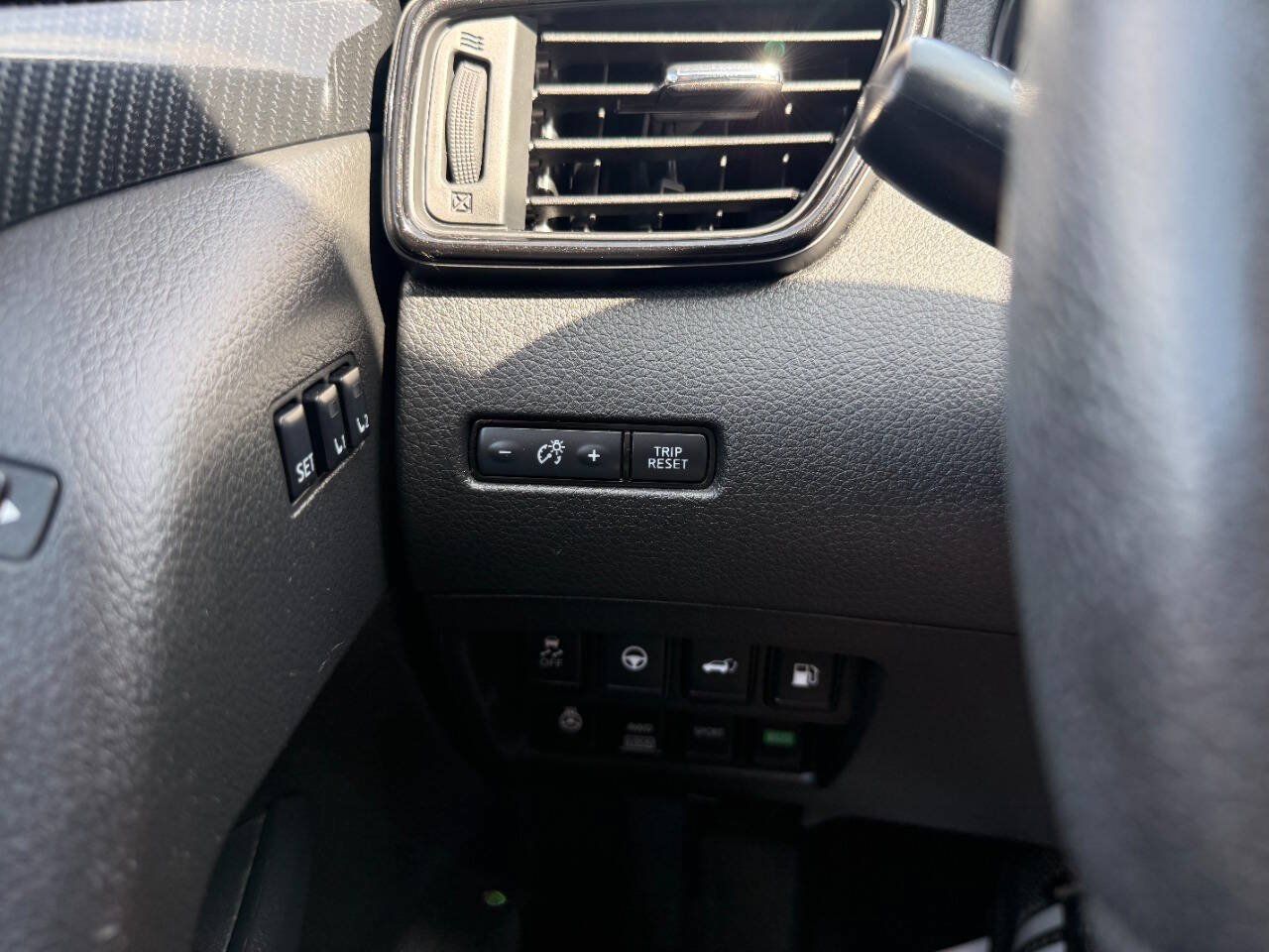 Used 2019 Nissan Rogue SL w/ Premium Package AWD/4WD image 36