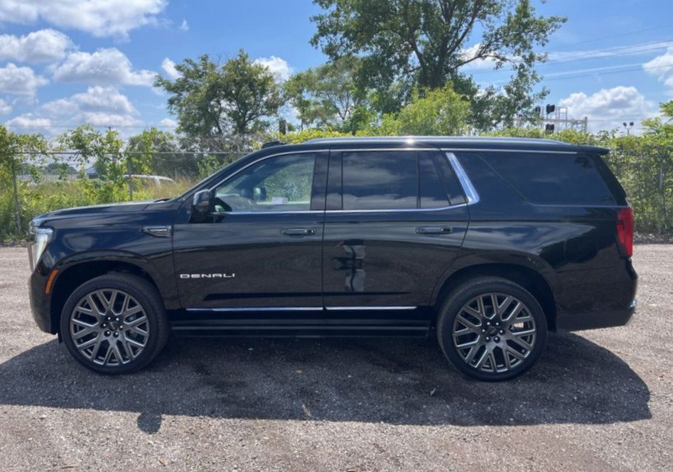 Used 2026 GMC Yukon Denali Ultimate w/ LPO, Floor Liner Package AWD/4WD image 11