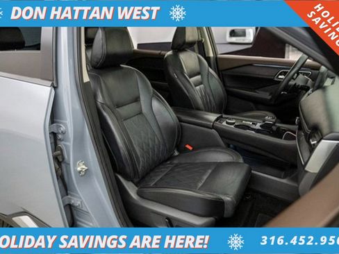 Used 2022 Nissan Rogue Platinum w/ Head-Up Display Package image 31