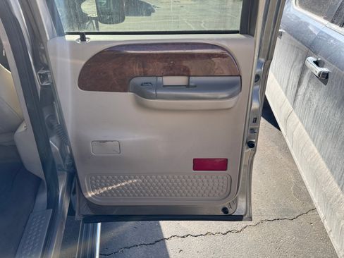 Used 2004 Ford F250 Lariat image 18