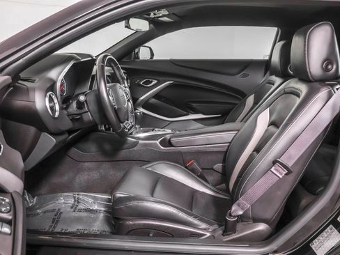 Used 2017 Chevrolet Camaro LT image 7