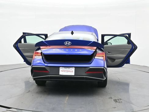 Used 2025 Hyundai Elantra SEL FWD image 41