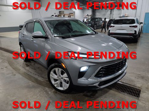 Used 2025 Buick Encore GX Preferred w/ Comfort Package image 1