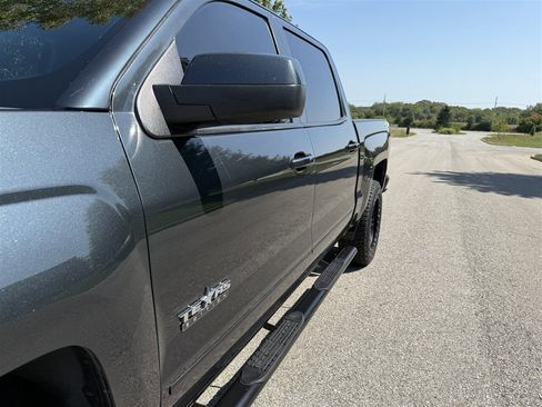 Used 2018 Chevrolet Silverado 1500 LT w/ Texas Edition image 28