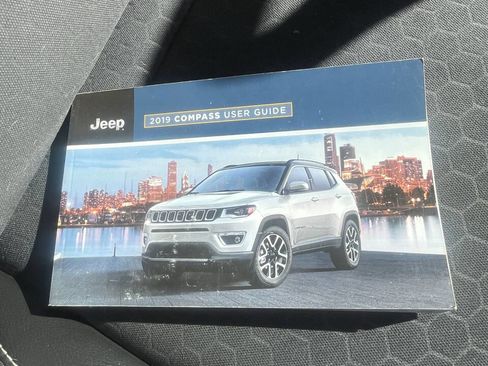 Used 2019 Jeep Compass Latitude w/ Cold Weather Group image 30