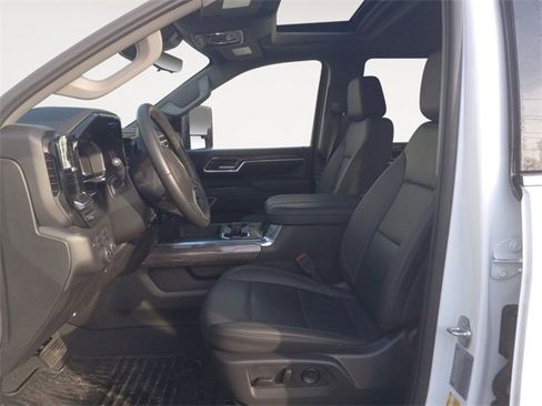 Used 2025 Chevrolet Silverado 3500 LTZ w/ LTZ Plus Package image 5