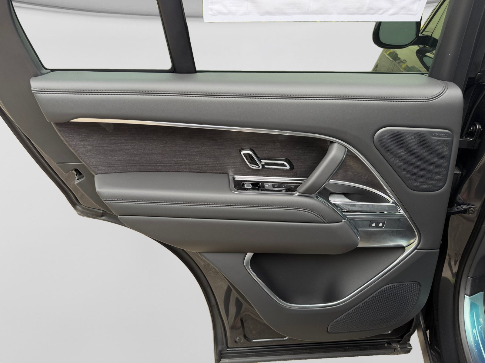 New 2026 Land Rover Range Rover SE AWD/4WD image 17