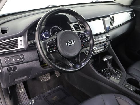 Used 2018 Kia Niro Touring image 29