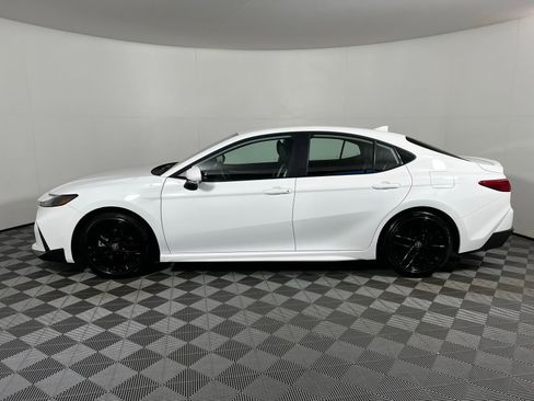 Certified 2025 Toyota Camry SE image 7