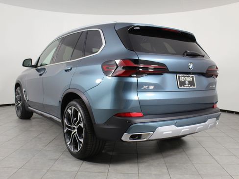 New 2026 BMW X5 xDrive40i w/ Premium Package image 3