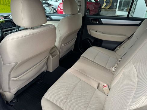 Used 2017 Subaru Outback 2.5i Premium AWD/4WD image 11