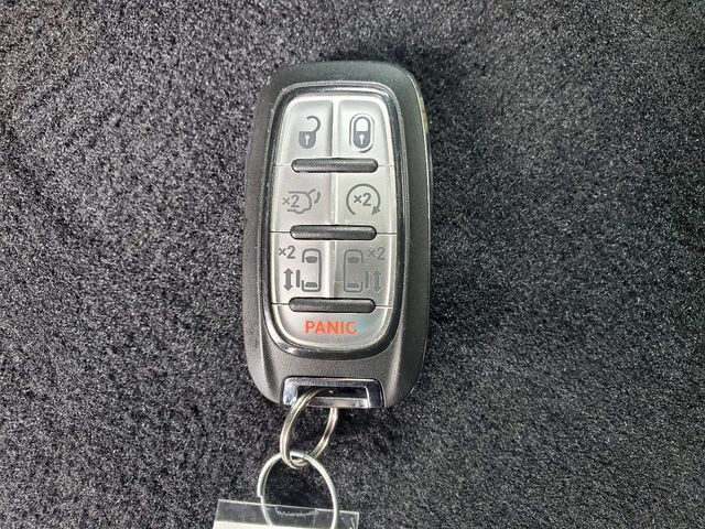 Used 2024 Chrysler Pacifica Touring-L FWD image 33