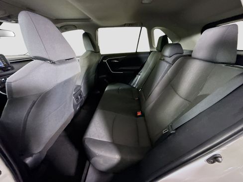 Used 2022 Toyota RAV4 XLE w/ Convenience Package FWD image 25