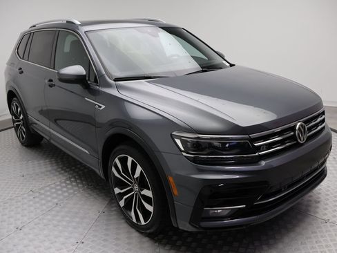 Used 2019 Volkswagen Tiguan SEL Premium R-Line w/ 3rd Row Seat Package AWD/4WD image 6