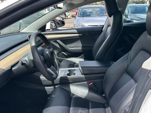 Used 2023 Tesla Model 3 Standard Range image 12