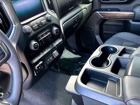 Used 2020 Chevrolet Silverado 2500 LT w/ Z71 Off-Road Package image 16