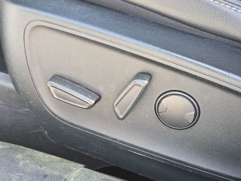 Certified 2020 Ford Escape SEL FWD image 12