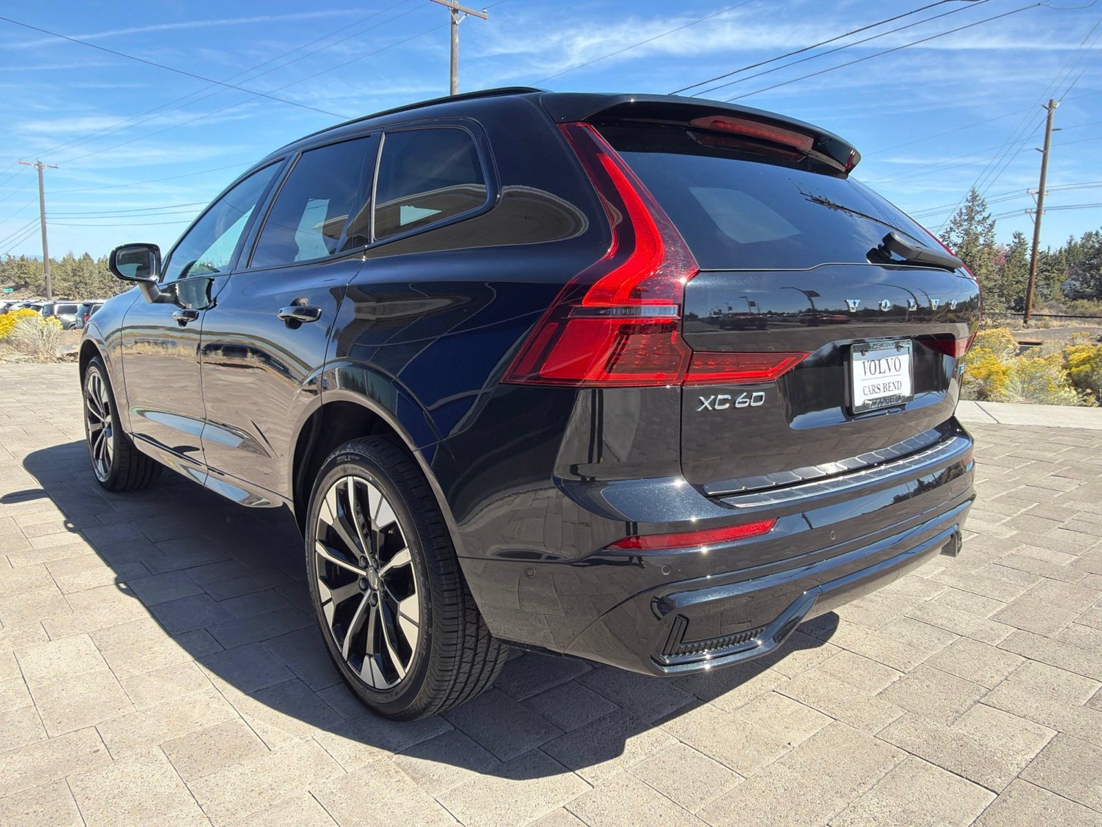 Used 2026 Volvo XC60 B5 Plus AWD/4WD image 5